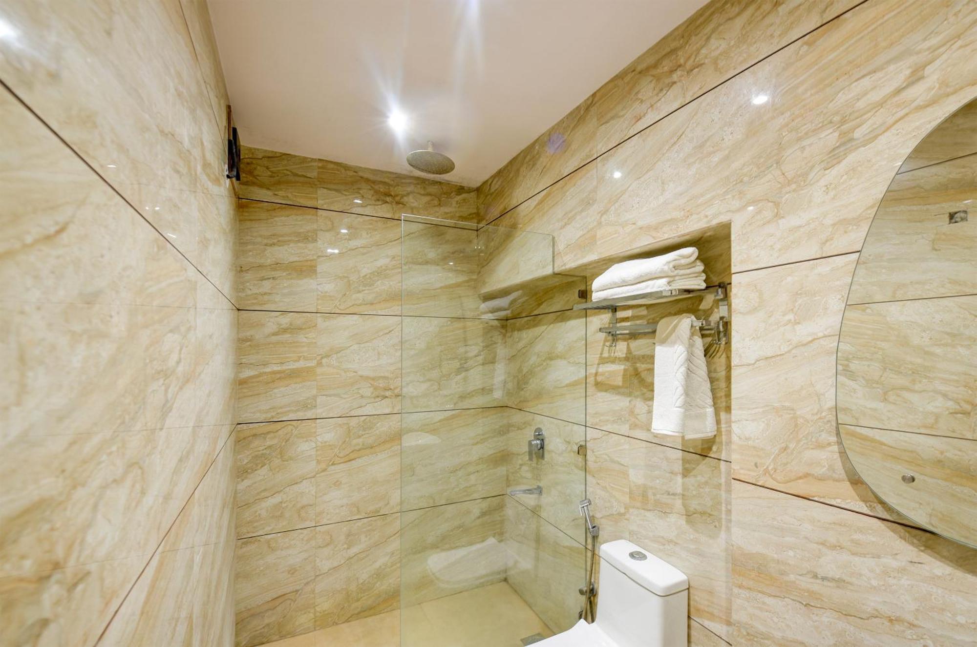 The Pearl Plaza Hotel In City Centre - Near New Delhi Railway Station Екстериор снимка